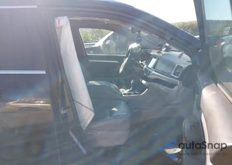 2016 Toyota Highlander Xle from USA, damaged, VIN 5TDJKRFH9GS316522